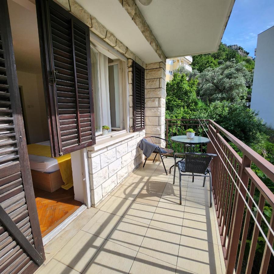 Bela Kuca Studio Apartments-Na Korak Do Mora-A Step To The Sea Rafailovici Exterior photo