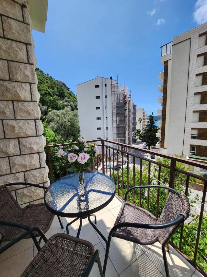 Bela Kuca Studio Apartments-Na Korak Do Mora-A Step To The Sea Rafailovici Exterior photo