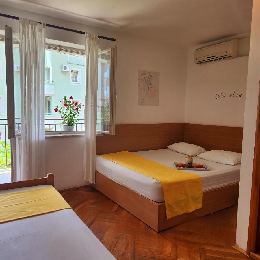 Bela Kuca Studio Apartments-Na Korak Do Mora-A Step To The Sea Rafailovici Exterior photo