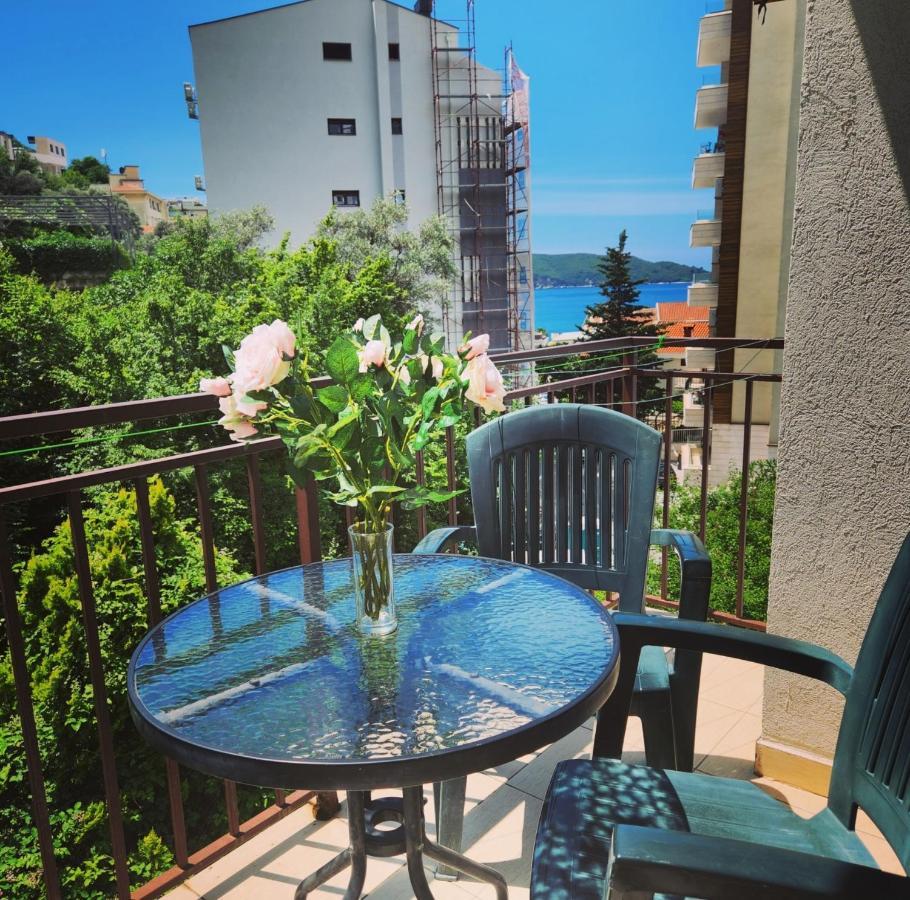Bela Kuca Studio Apartments-Na Korak Do Mora-A Step To The Sea Rafailovici Exterior photo